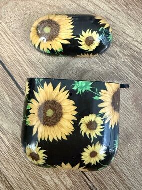 Apple AirPods 1st & 2nd Generation Sunflower Case